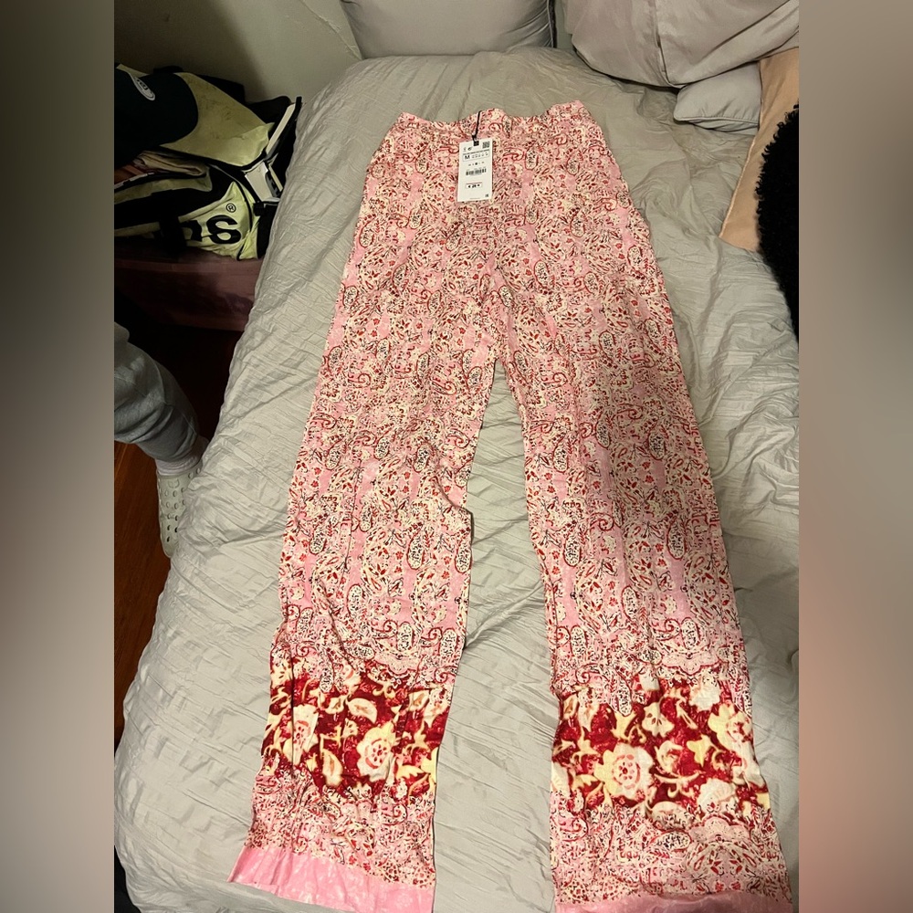 NWT Zara printed pants